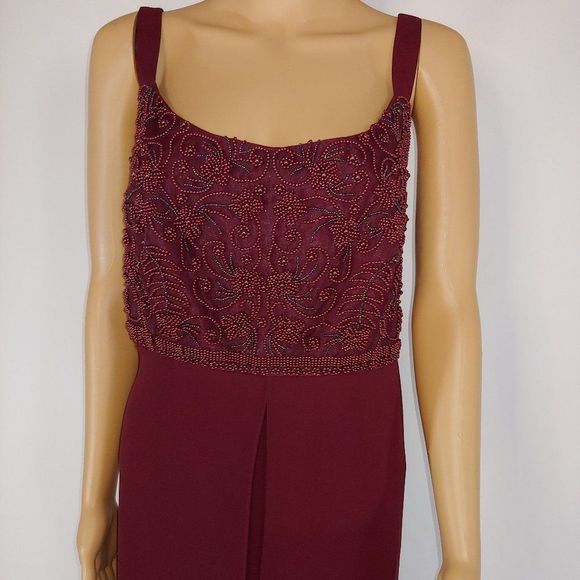 (24) NWT Faviana Burgundy Long Gown in Plus Size - Picture 2 of 6